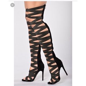 Fashion Nova Thigh High Strapy Sandals